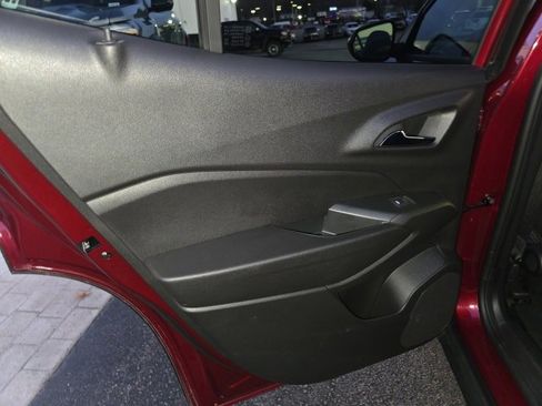 Used 2025 Chevrolet Trax LT image 24