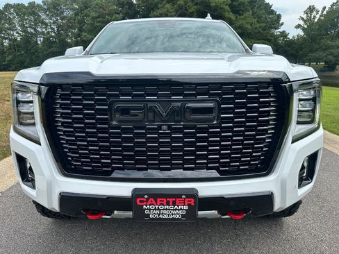 Used 2024 GMC Yukon XL AT4 w/ Technology Package AWD/4WD image 2