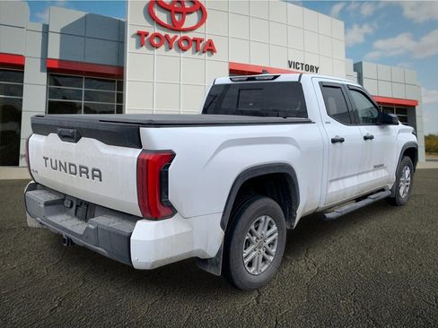 Used 2022 Toyota Tundra SR5 w/ SR5 Convenience Package image 2