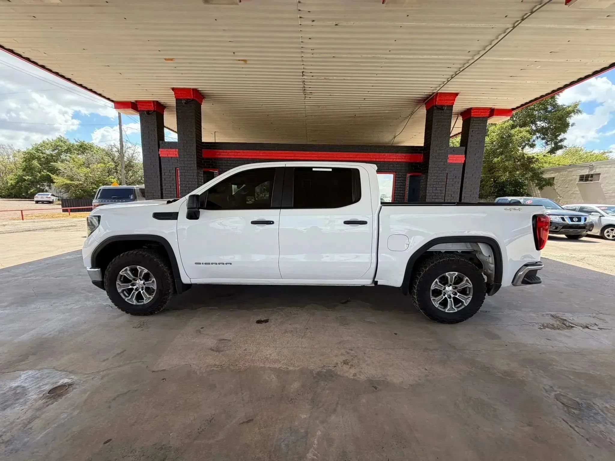 Used 2022 GMC Sierra 1500 Pro w/ Trailering Package AWD/4WD image 4