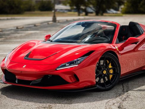 Used 2021 Ferrari F8 Tributo image 13