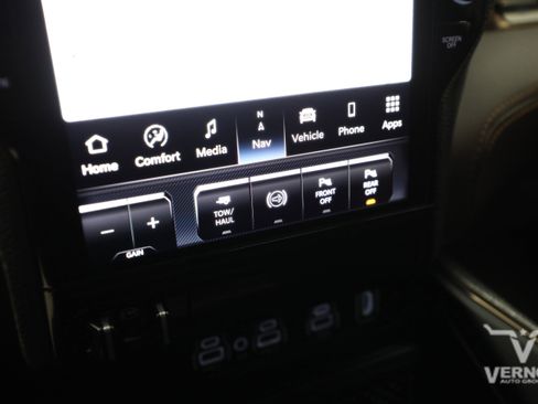 Used 2025 RAM 2500 Limited AWD/4WD image 25