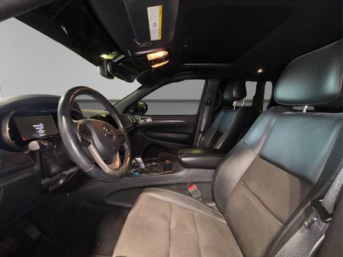 Used 2020 Jeep Grand Cherokee Altitude AWD/4WD image 12