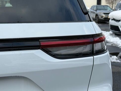 New 2026 Jeep Grand Cherokee Altitude AWD/4WD image 14