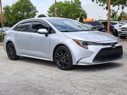 Used 2021 Toyota Corolla LE FWD image 49