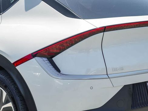 Certified 2023 Kia EV6 Light RWD image 7
