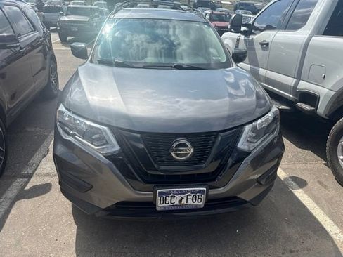 Used 2018 Nissan Rogue SV AWD/4WD image 2