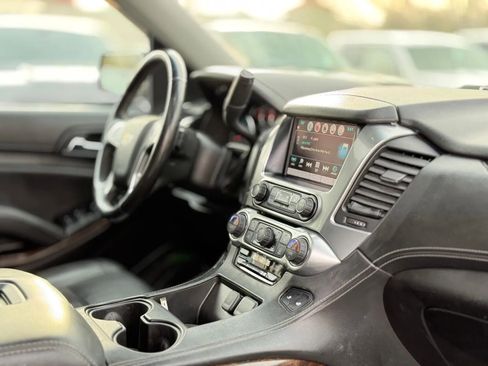 Used 2016 Chevrolet Suburban LT image 25