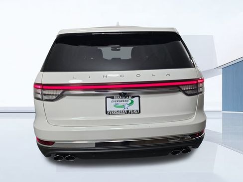 Used 2024 Lincoln Aviator Reserve image 6