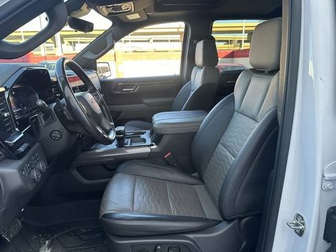 Used 2023 Chevrolet Silverado 1500 ZR2 w/ Technology Package AWD/4WD image 31