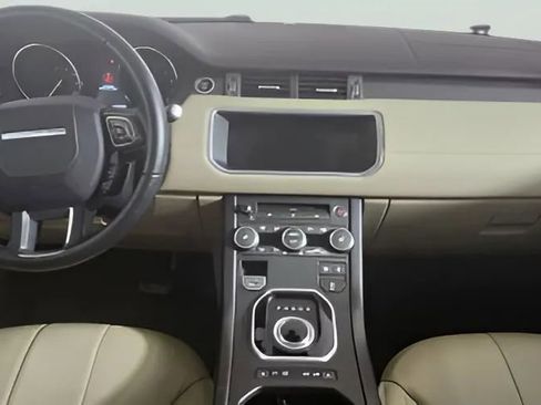 Used 2019 Land Rover Range Rover Evoque SE AWD/4WD image 20