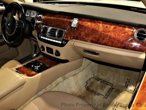 Used 2010 Rolls-Royce Ghost RWD image 25