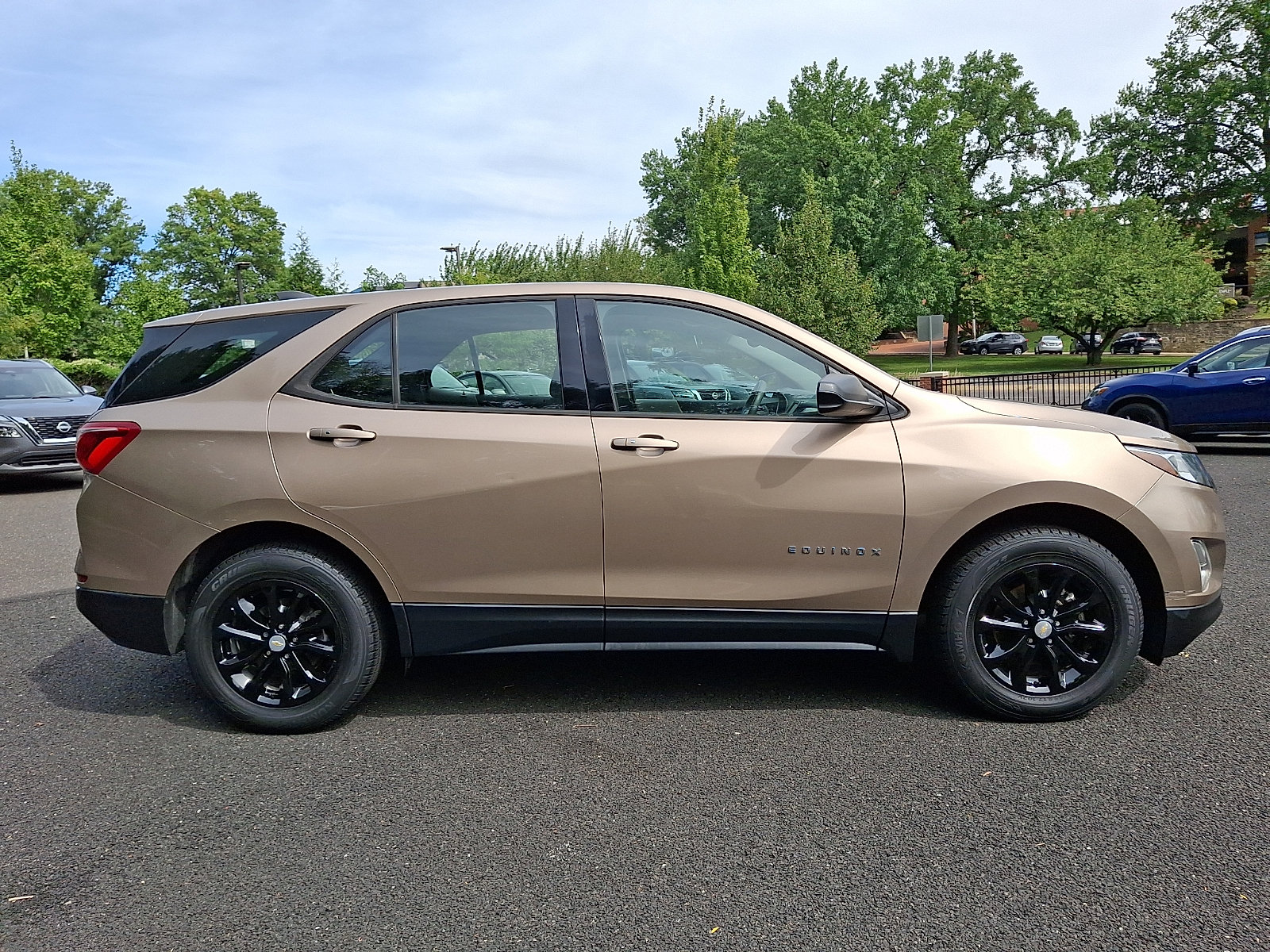 Used 2018 Chevrolet Equinox LS AWD/4WD image 7