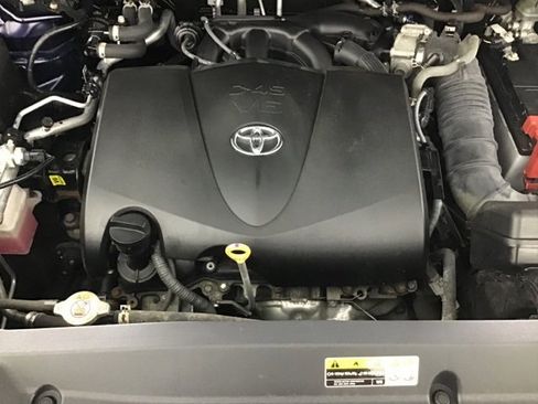 Certified 2021 Toyota Highlander XLE image 23