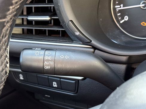 Used 2023 MAZDA MAZDA3 s image 29