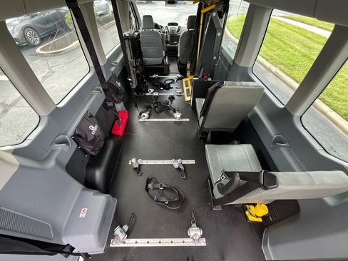 Used 2019 Ford Transit 350 XL image 2