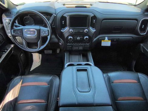 Used 2020 GMC Sierra 2500 AT4 w/ AT4 Premium Package AWD/4WD image 17