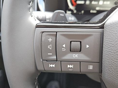 New 2026 Nissan Pathfinder SL FWD image 12
