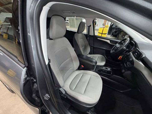 Used 2022 Ford Escape S image 15