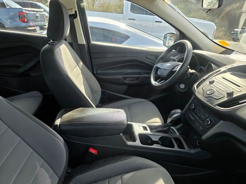 Used 2018 Ford Escape S image 3