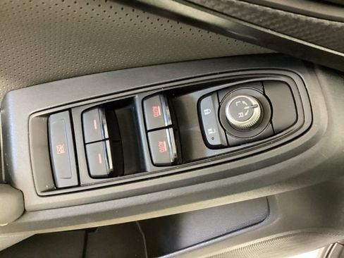 Used 2022 Subaru Crosstrek 2.5i Sport w/ Moonroof Package image 16