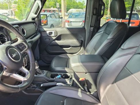 Used 2022 Jeep Wrangler Unlimited Sahara image 13