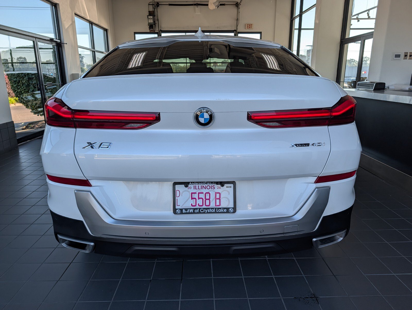 Used 2022 BMW X6 xDrive40i w/ Executive Package AWD/4WD image 3
