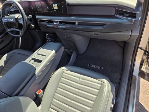 Used 2024 Kia EV9 Land AWD/4WD image 18