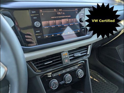 Certified 2023 Volkswagen Taos SE w/ Panoramic Sunroof Package image 16