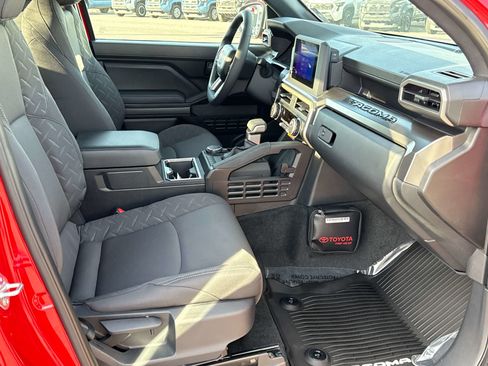 Used 2025 Toyota Tacoma SR5 image 17