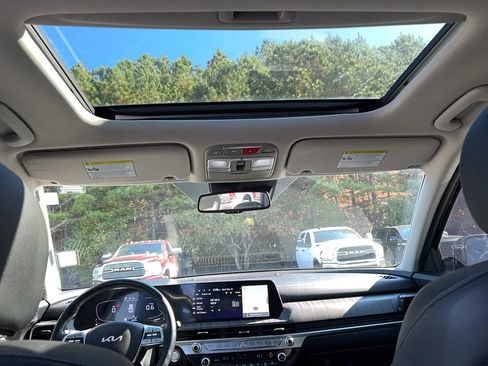 Used 2023 Kia Telluride EX w/ EX Captain's Chair Package image 24