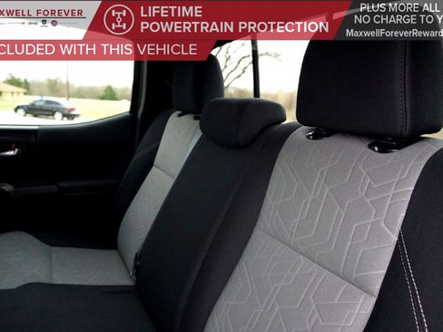 Used 2021 Toyota Tacoma TRD Off-Road image 28