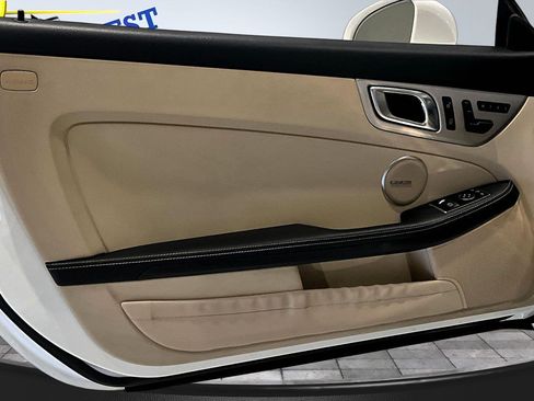 Used 2014 Mercedes-Benz SLK 250 image 19
