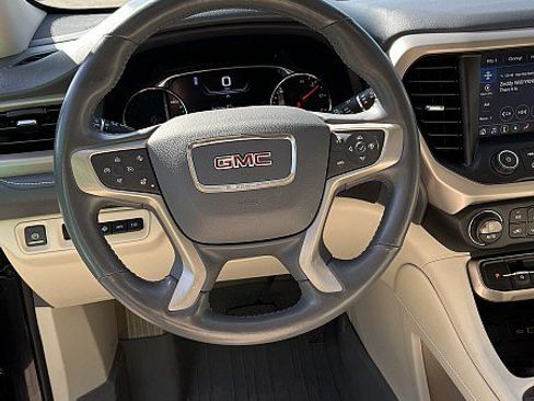 Used 2022 GMC Acadia Denali w/ Denali Technology Package FWD image 9