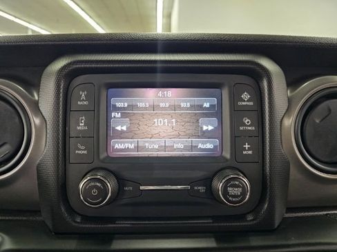 Used 2021 Jeep Gladiator Sport image 16