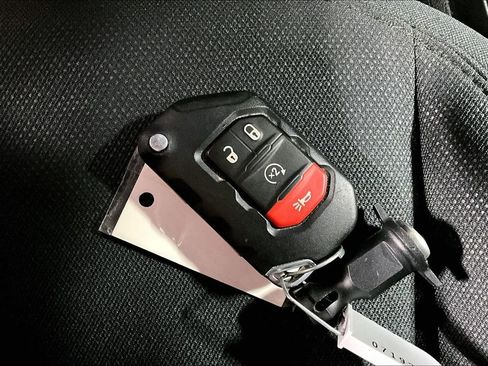 Used 2020 Jeep Gladiator Sport image 13