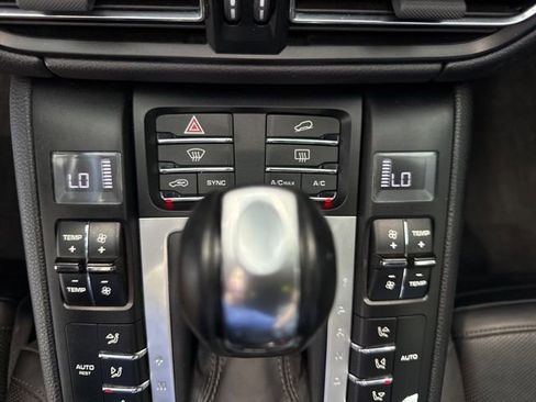 Used 2020 Porsche Macan AWD/4WD image 15