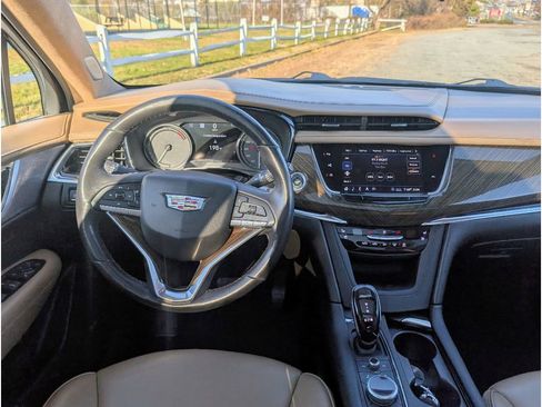 Used 2020 Cadillac XT6 Premium Luxury w/ Platinum Package image 26