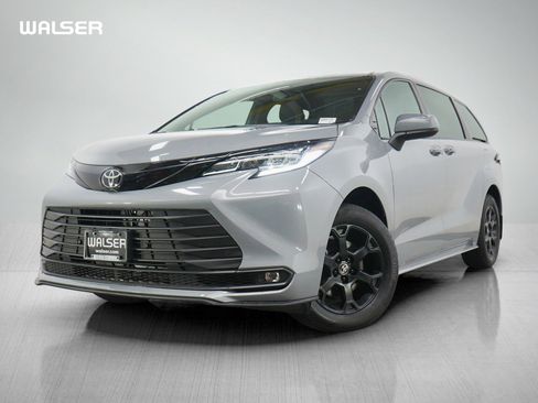 Used 2026 Toyota Sienna XLE Woodland Edition AWD/4WD image 1