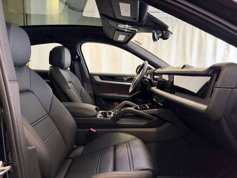 New 2026 Porsche Cayenne Coupe image 16