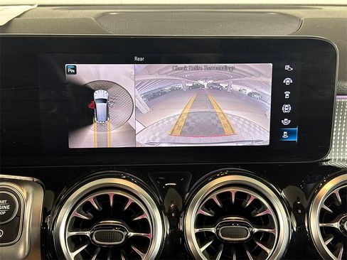 Certified 2022 Mercedes-Benz GLB 250 w/ Premium Package Lite image 31