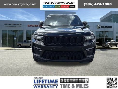 New 2025 Jeep Grand Cherokee Limited w/ Black Appearance Package image 8