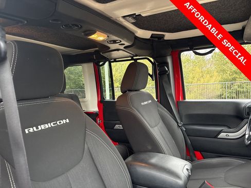 Used 2016 Jeep Wrangler Unlimited Rubicon w/ Connectivity Group image 12