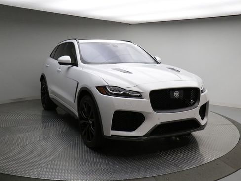 Used 2020 Jaguar F-PACE SVR image 7