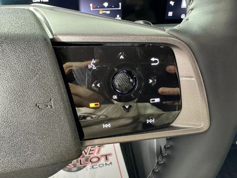 Used 2025 Nissan Murano SL AWD/4WD image 16