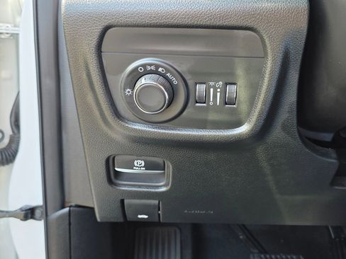 Used 2025 Jeep Grand Cherokee L Altitude image 14