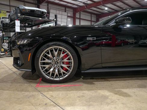 Used 2024 Ford Mustang GT Premium image 3