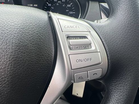 Used 2016 Nissan Rogue S FWD image 50