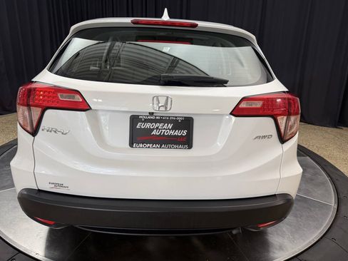 Used 2016 Honda HR-V LX image 8