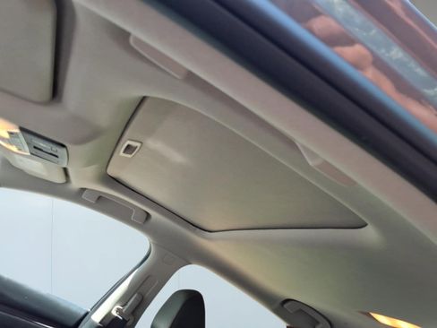 Used 2023 Nissan Sentra SR w/ SR Premium Package FWD image 10